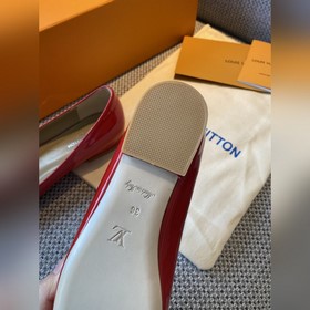 LV2023 Новые туфли Эта модель женских туфель Urban Twist представ