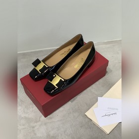 Salvatore Ferragamo, квадратный носок, подходит для любой формы с