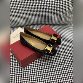 Salvatore Ferragamo, квадратный носок, подходит для любой формы с