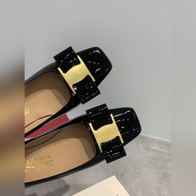 Salvatore Ferragamo, квадратный носок, подходит для любой формы с