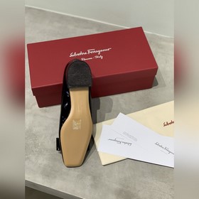 Salvatore Ferragamo, квадратный носок, подходит для любой формы с