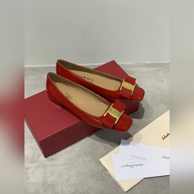 Salvatore Ferragamo, квадратный носок, подходит для любой формы с