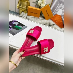 Плоская подошва Louis Vuitton (LV) Новые тапочки, одновременно по