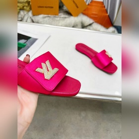 Плоская подошва Louis Vuitton (LV) Новые тапочки, одновременно по
