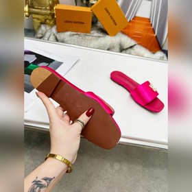 Плоская подошва Louis Vuitton (LV) Новые тапочки, одновременно по