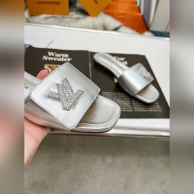 Плоская подошва Louis Vuitton (LV) Новые тапочки, одновременно по