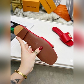 Плоская подошва Louis Vuitton (LV) Новые тапочки, одновременно по