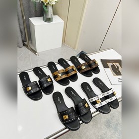 Новая весенняя коллекция 2023 года. Эти плоские сандалии Lock It 