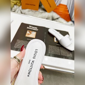 Плоская подошва Louis Vuitton (LV) Новые тапочки, одновременно по