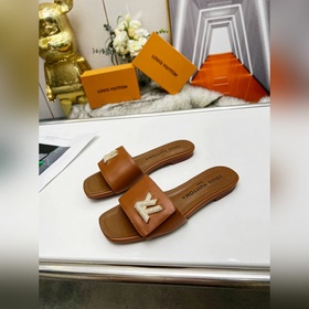Плоская подошва Louis Vuitton (LV) Новые тапочки, одновременно по