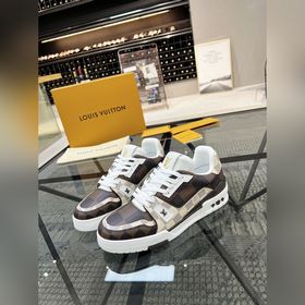LV Road Street Gods popular sports sneakers are now available in