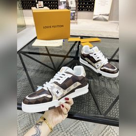 LV Road Street Gods popular sports sneakers are now available in 