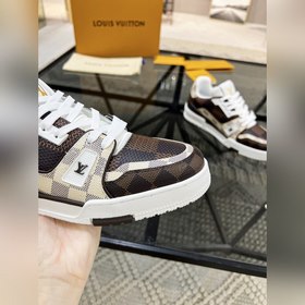 LV Road Street Gods popular sports sneakers are now available in 
