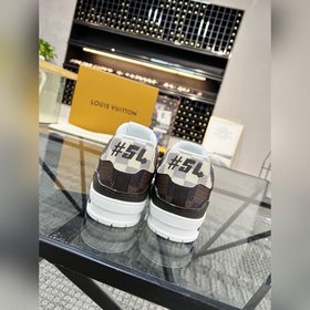 LV Road Street Gods popular sports sneakers are now available in 