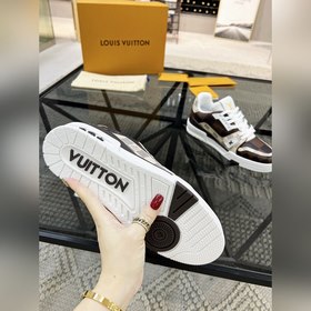 LV Road Street Gods popular sports sneakers are now available in 