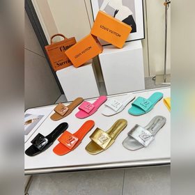 Новая модель на официальном сайте LV, импортная лакированная кожа