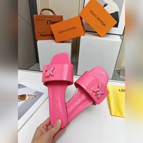 Новая модель на официальном сайте LV, импортная лакированная кожа