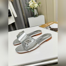 LOUIS VUITTON Луи Виттон 2023 новая весенняя коллекция. Эти плоск