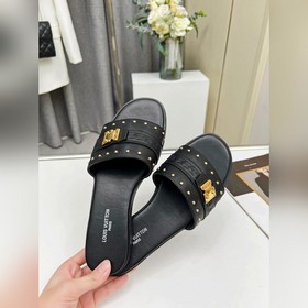 LOUIS VUITTON Луи Виттон 2023 новая весенняя коллекция. Эти плоск