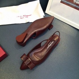 Salvatore Ferragamo Viva 2.0 Туфли на каблуке с открытым носком и