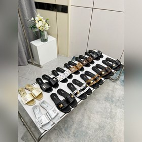 Новая весенняя коллекция 2023 года. Эти плоские сандалии Lock It