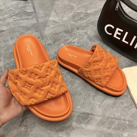 Модель для пар Новейшие рельефные тапочки LV весна-лето Pool Pill
