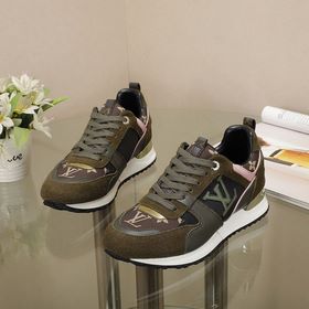 Синхронизированные кроссовки для пар от Louis Vuitton, модель Run