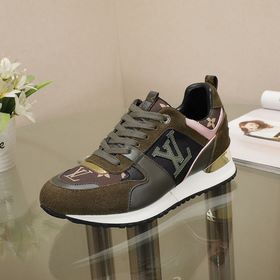 Синхронизированные кроссовки для пар от Louis Vuitton, модель Run