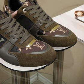 Синхронизированные кроссовки для пар от Louis Vuitton, модель Run