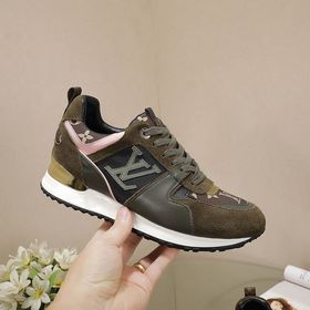 Синхронизированные кроссовки для пар от Louis Vuitton, модель Run