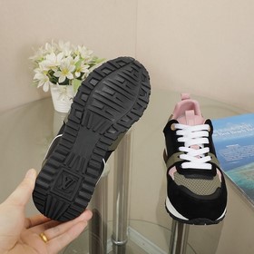 Синхронизированные кроссовки для пар от Louis Vuitton, модель Run