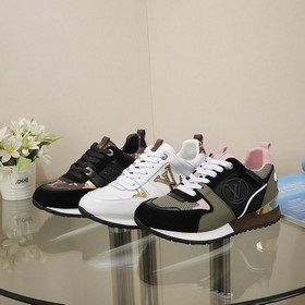 Синхронизированные кроссовки для пар от Louis Vuitton, модель Run