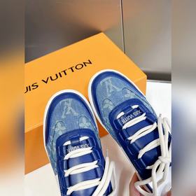 Louis Vuitton (Луи Виттен/LV) – новейшая модель, синхронная прода