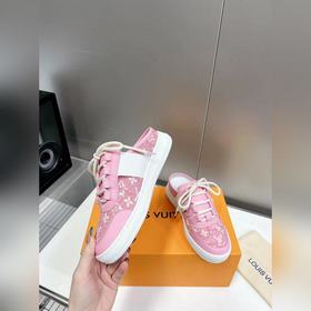 Louis Vuitton (Луи Виттен/LV) – новейшая модель, синхронная прода