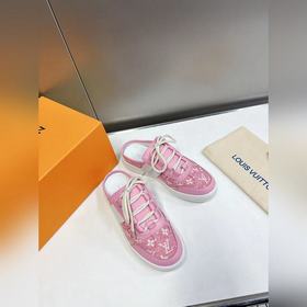 Louis Vuitton (Луи Виттен/LV) – новейшая модель, синхронная прода
