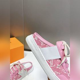 Louis Vuitton (Луи Виттен/LV) – новейшая модель, синхронная прода