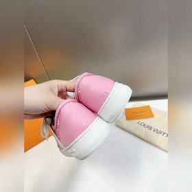 Louis Vuitton (Луи Виттен/LV) – новейшая модель, синхронная прода