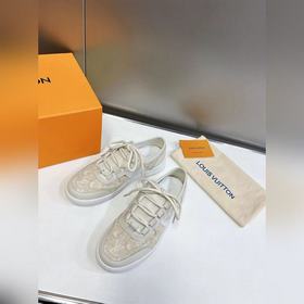Louis Vuitton (Луи Виттен/LV) – новейшая модель, синхронная прода