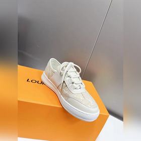 Louis Vuitton (Луи Виттен/LV) – новейшая модель, синхронная прода
