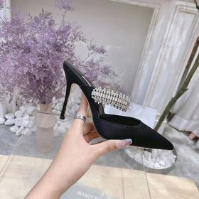 MANOLO BLAHNIK 9 см каблук LUTARA» туфли-муле из шелка с кристалл