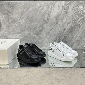 Новая коллекция Alexander McQueen на осень-зиму. Кожаные белые ту