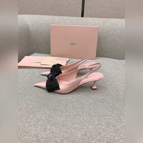 Новые туфли miu с заостренным носком и бантиком. Очень изящные и 