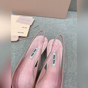Новые туфли miu с заостренным носком и бантиком. Очень изящные и 