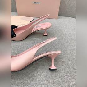 Новые туфли miu с заостренным носком и бантиком. Очень изящные и 
