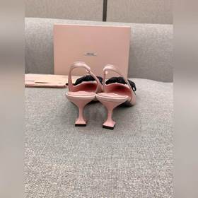 Новые туфли miu с заостренным носком и бантиком. Очень изящные и 