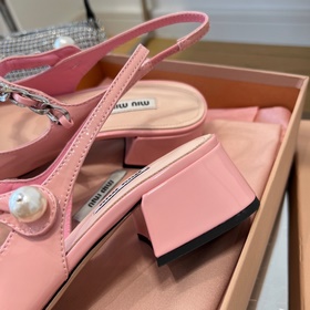 MiuMiu лакированные туфли на каблуке с задним ремешком «Белый» Ма