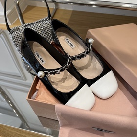 MiuMiu лакированные балетки на плоской подошве | Высочайшее качес