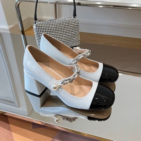 MiuMiu Новые лаковые туфли на каблуке 6,5 см с ремешком через пят