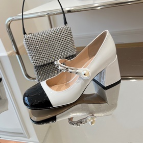 MiuMiu Новые лаковые туфли на каблуке 6,5 см с ремешком через пят