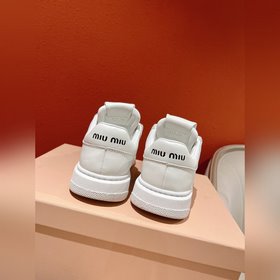 Топовая версия. Лучшая модель этого года от Miu. Новейшая популяр